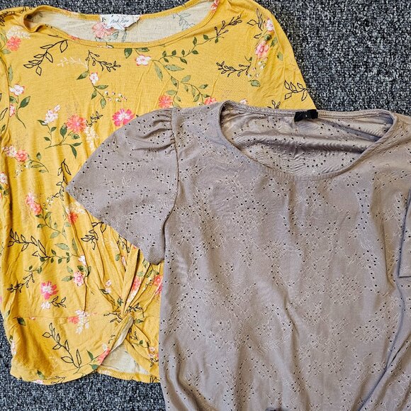 BUNDLE OF 2- Short Sleeve Tees- Sz Large - Picture 1 of 10